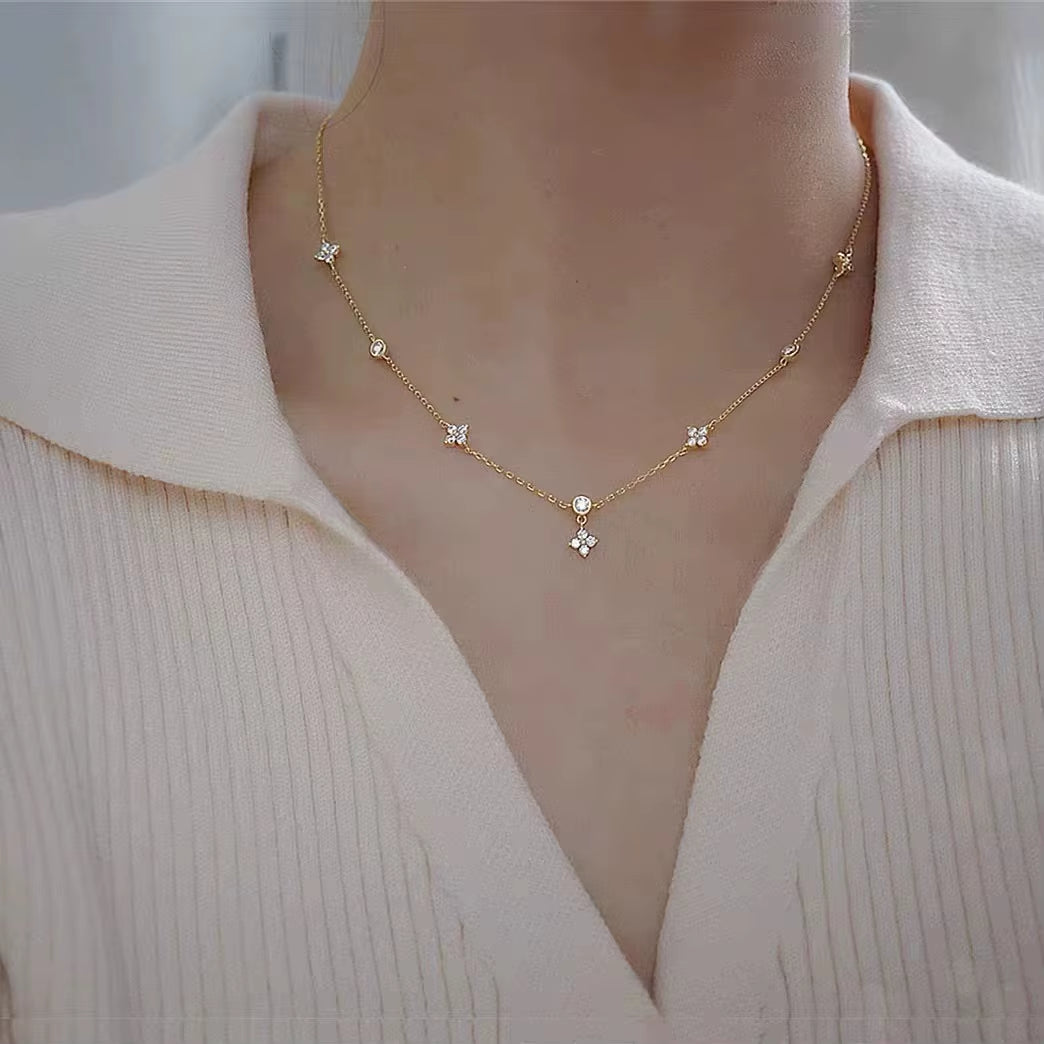 Inlaid Zircon Four-Leaf Flower Chain Necklace for Women New Niche Light Luxury Hot Fashion Collares Choker Accessories